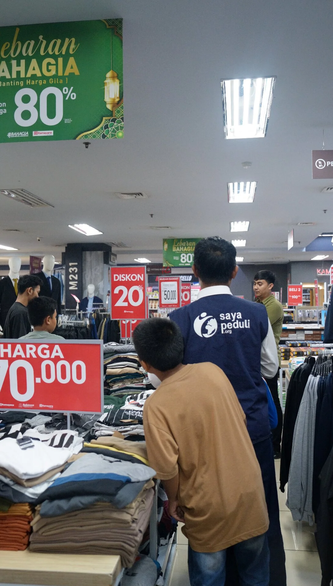 Foto 11 dari album Belanja Lebaran Bareng Yatim Piatu 2025